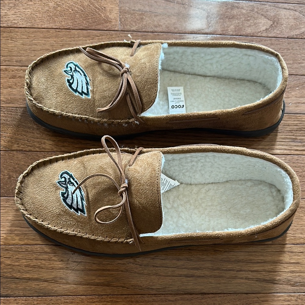 NWOT Phila Eagles Men's Tan Moccasin Slippers